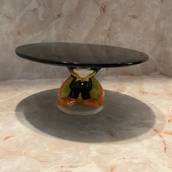 Disney: Halloween theme Mickey Mouse cake plate. - Picture 2 of 5